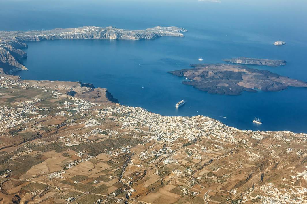 Корабли в Эгейском море 