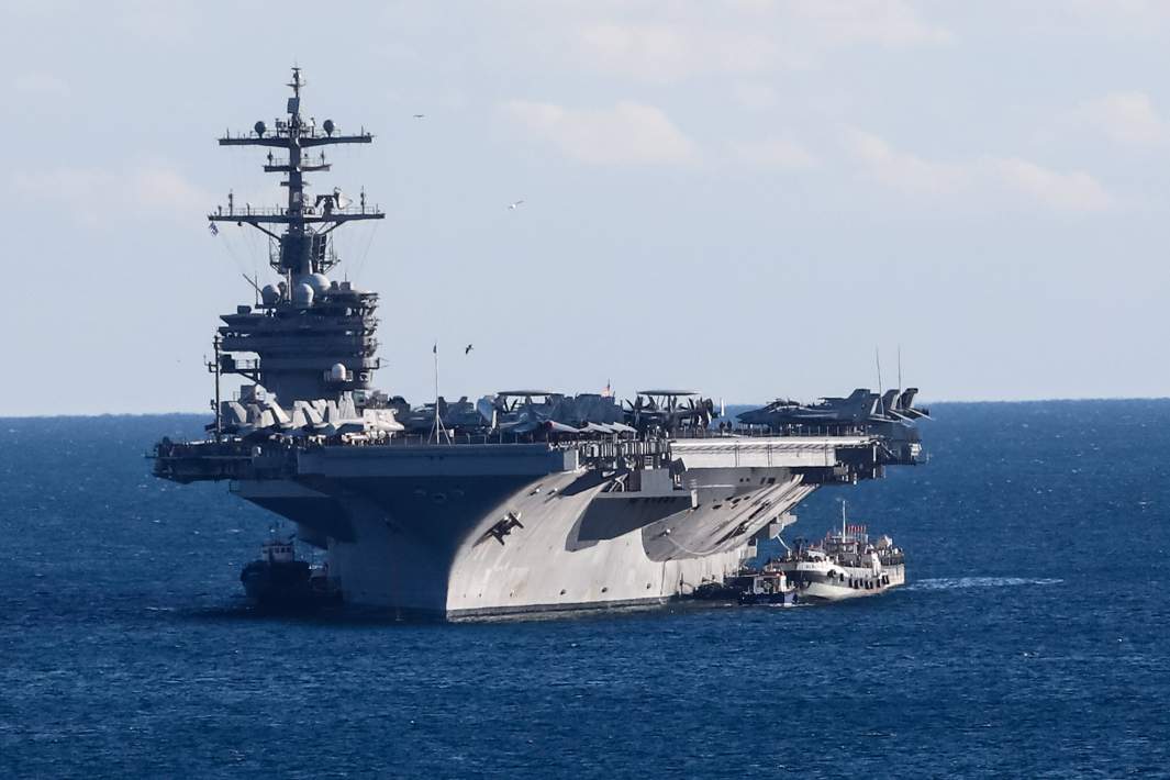 Авианосец США 