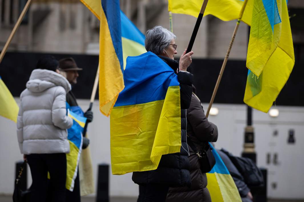 украина