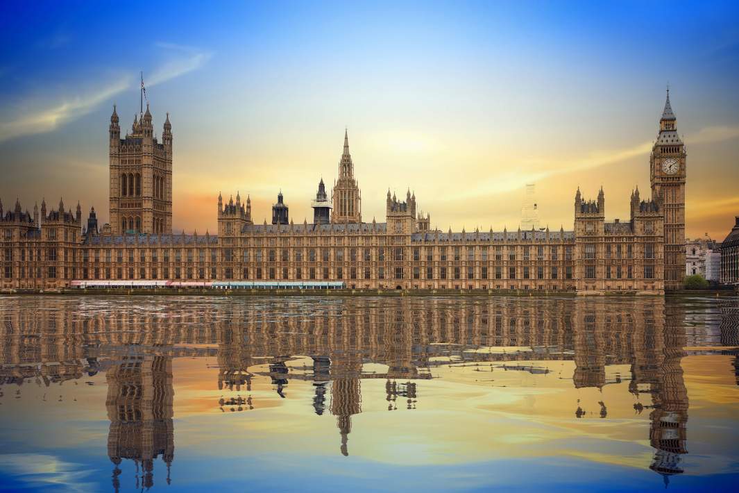 Здание парламента Британии 