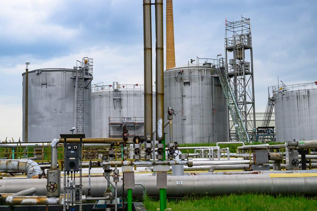 нефть
