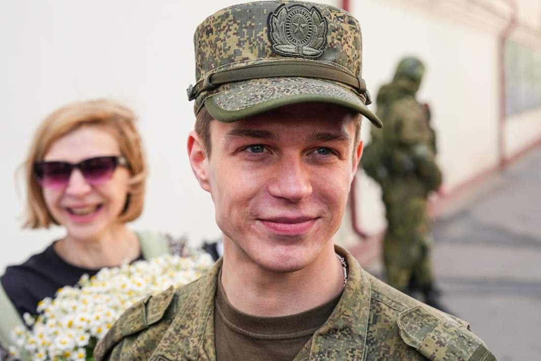 Актер Глеб Калюжный