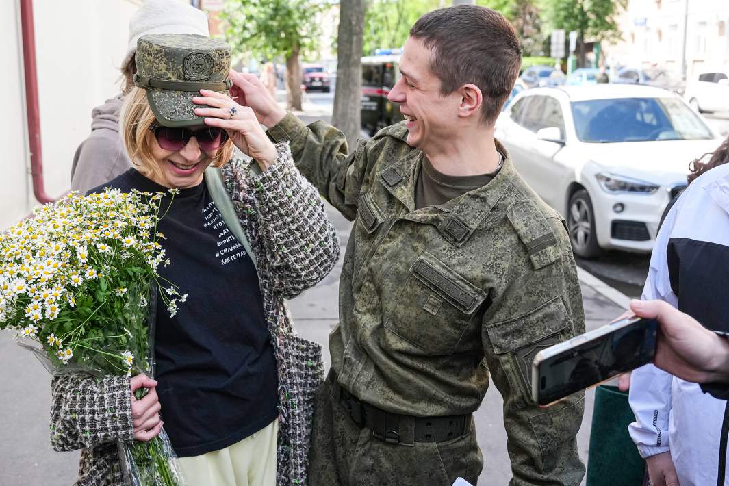 Актер Глеб Калюжный