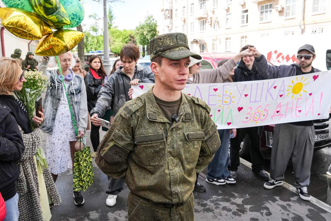 Актер Глеб Калюжный