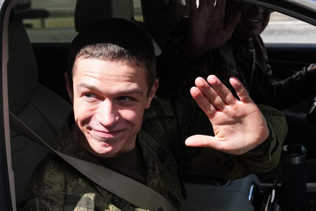 Актер Глеб Калюжный
