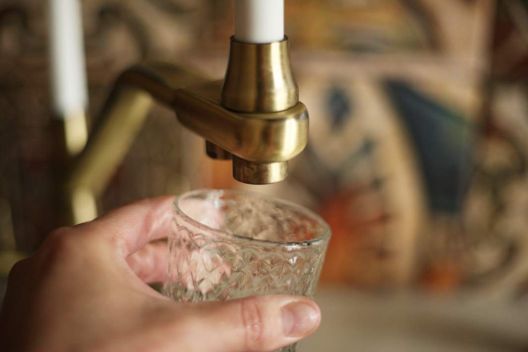 Вода кран
