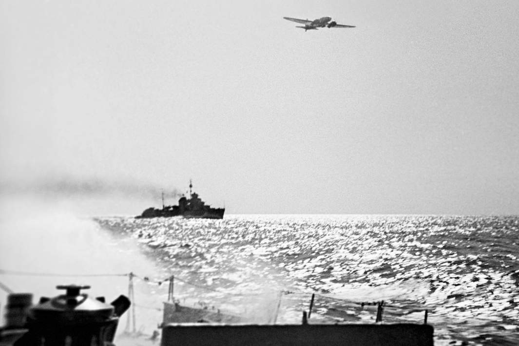 море