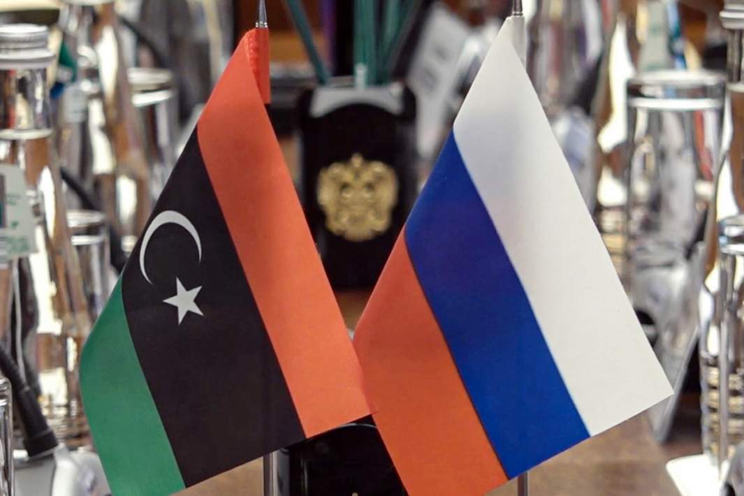 Флаги Ливии и России