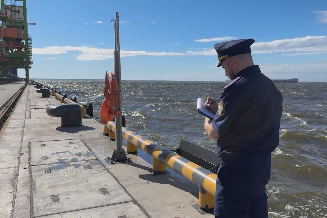 Сотрудник следственного комитета  