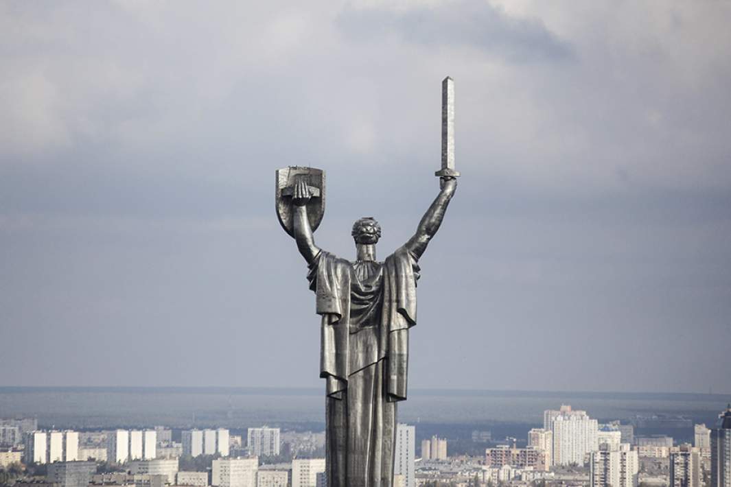 Родина мать в Киеве