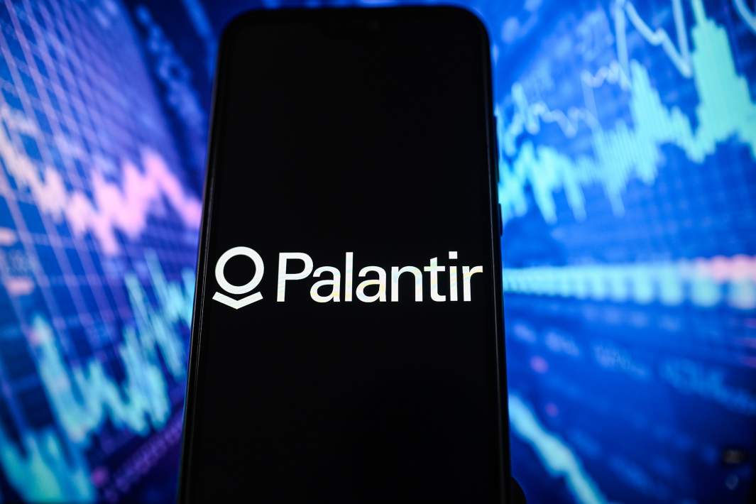 Логотип Palantir