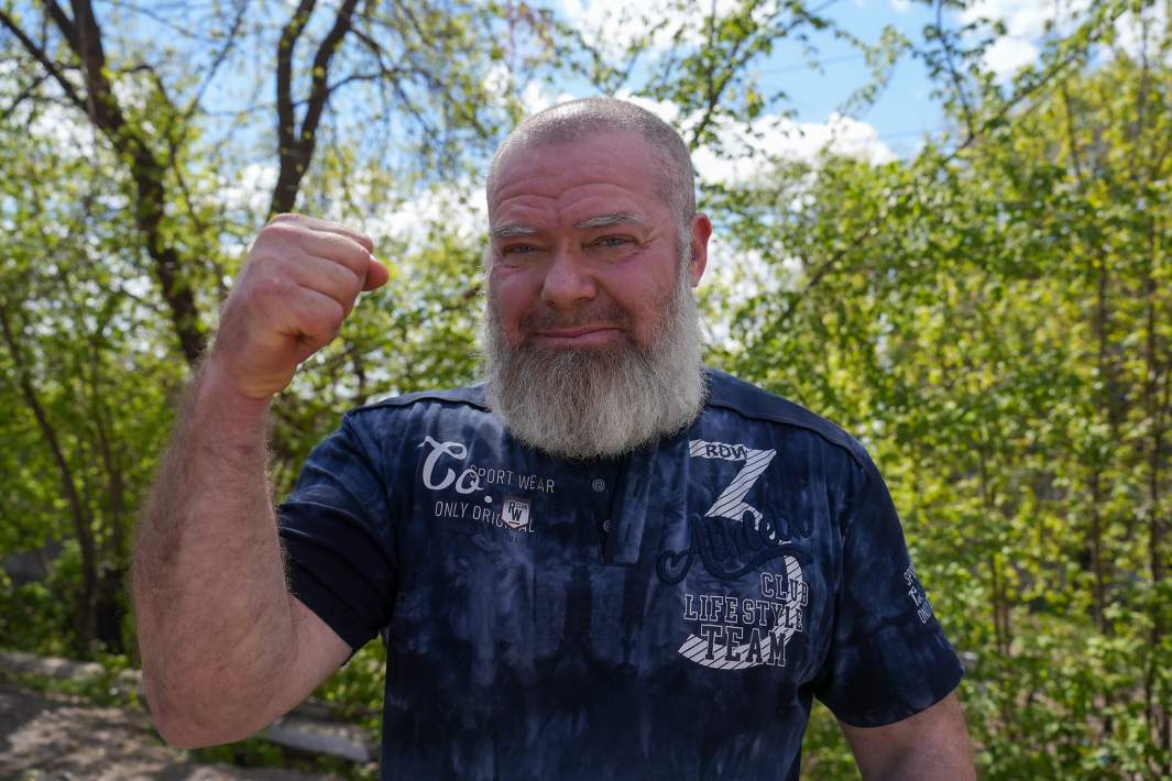Павел Снайд, популяризатор силовых тренировок. Поставил на ноги раненого сына