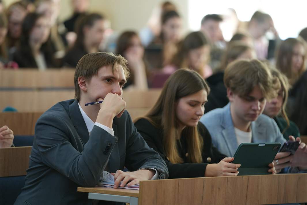 Студенты