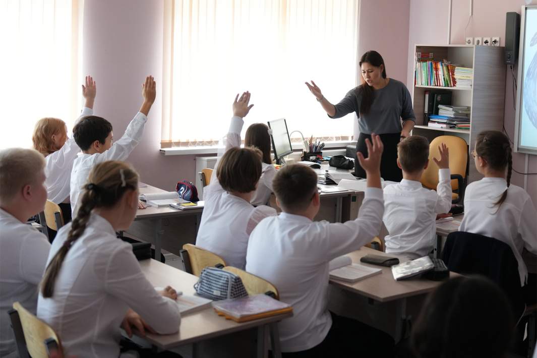 Школьники
