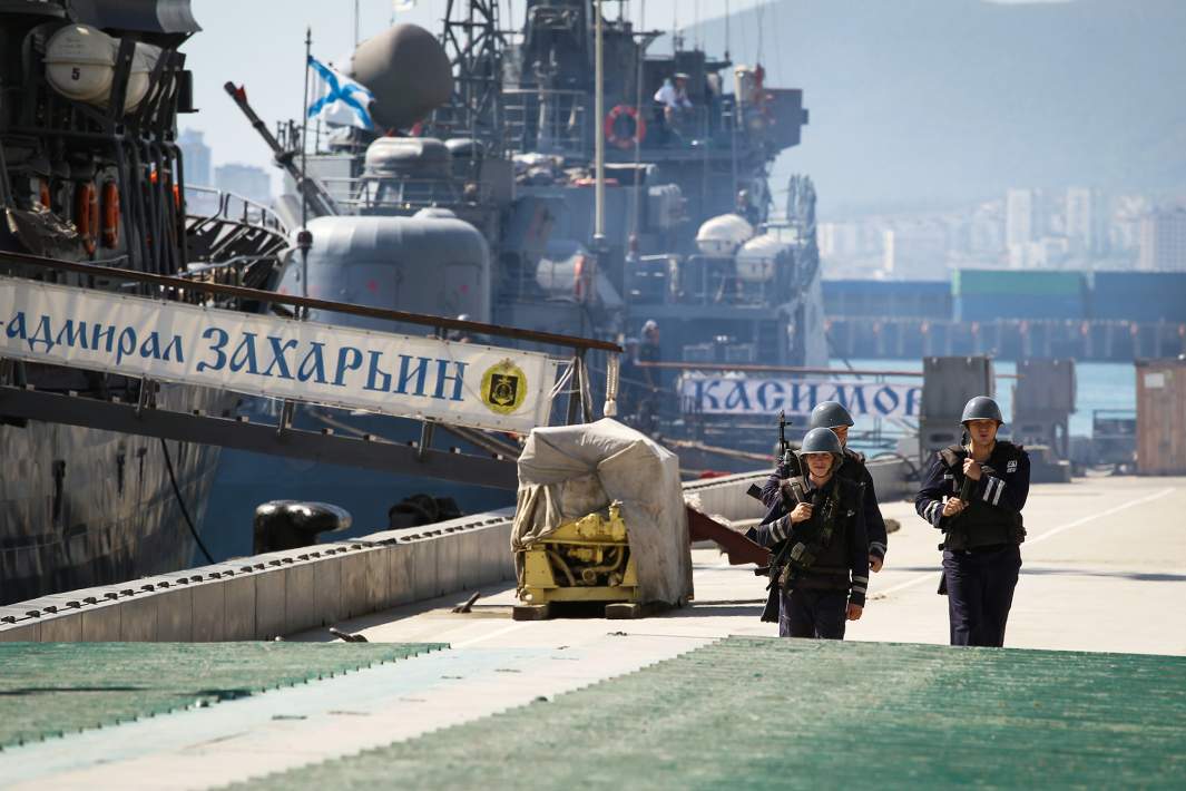Военнослужащие отряда специального назначения борьбы с подводными диверсионными силами и средствами (ОСНБ ПДСС)
