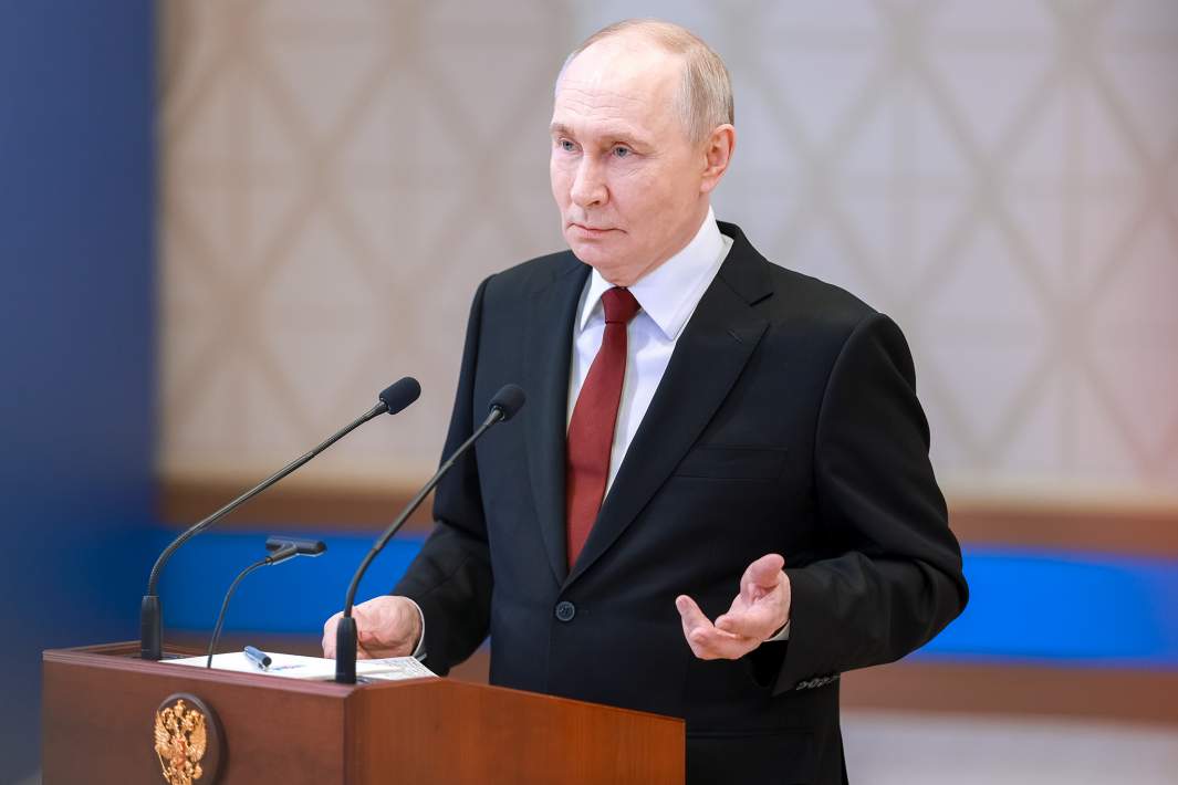 Президент РФ Владимир Путин во Дворце Независимости в Астане во время пресс-подхода по итогам заседания Высшего Евразийского экономического совета. 29 мая 2026 года