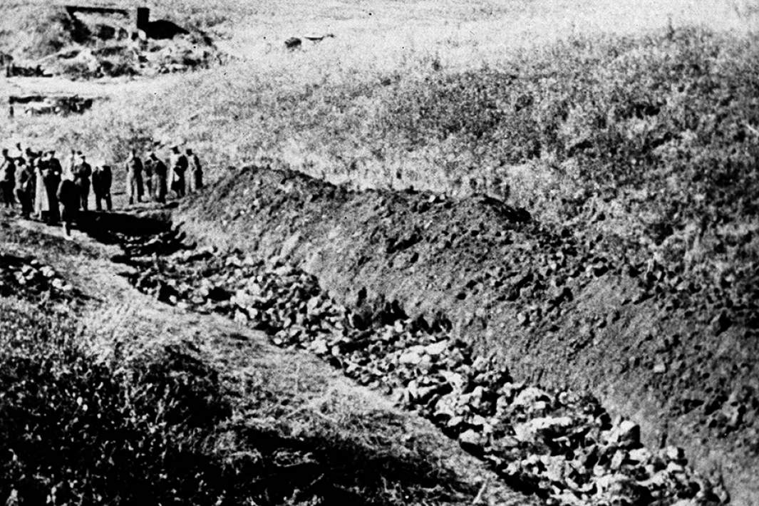 Эксгумация тел расстрелянных в Бабьем яру. 1944 год