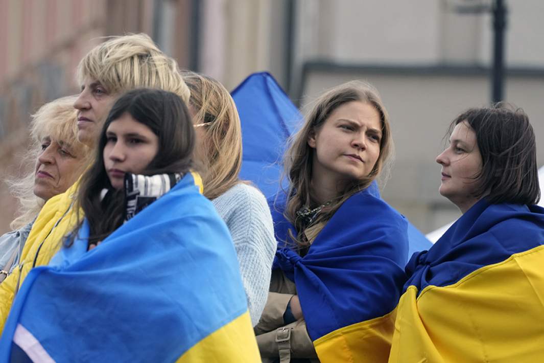 украина