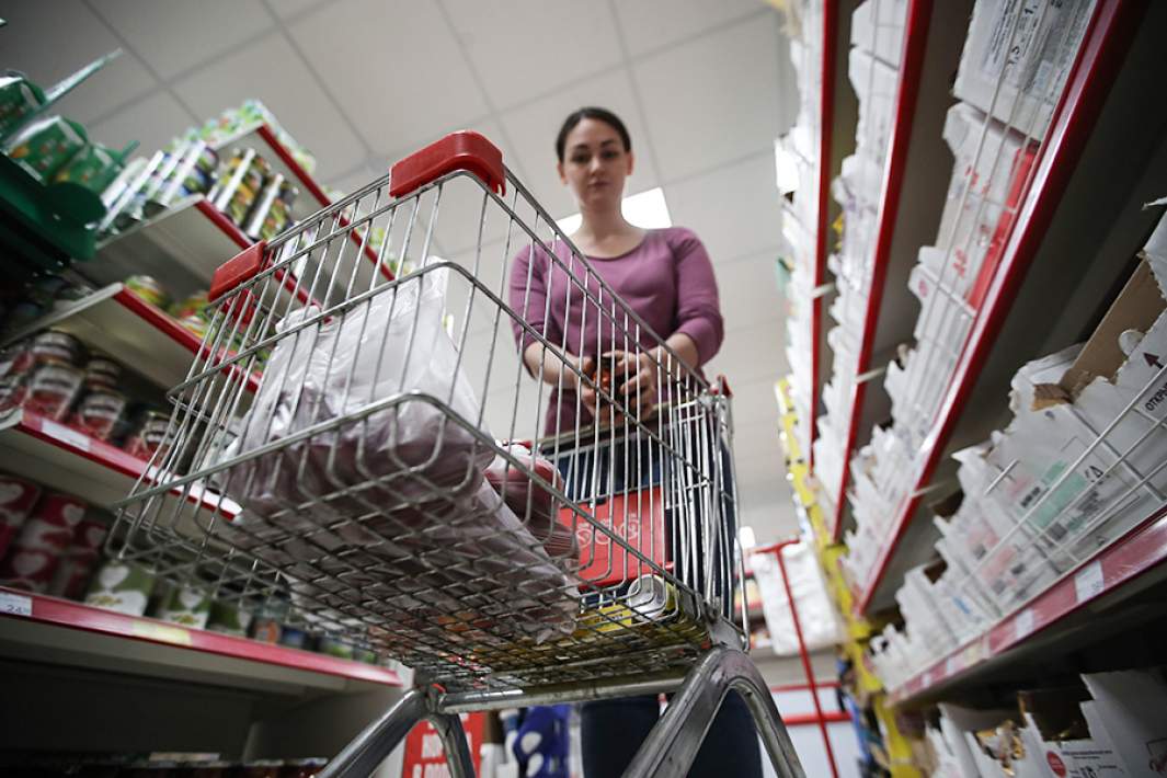 Покупательница в магазине 