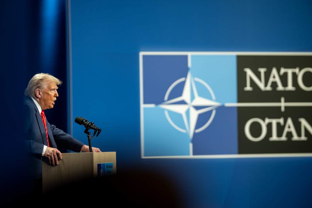 Президент Дональд Трамп принимает участие в пресс-конференции