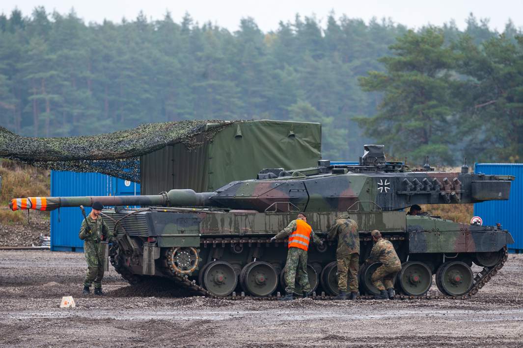 военные 