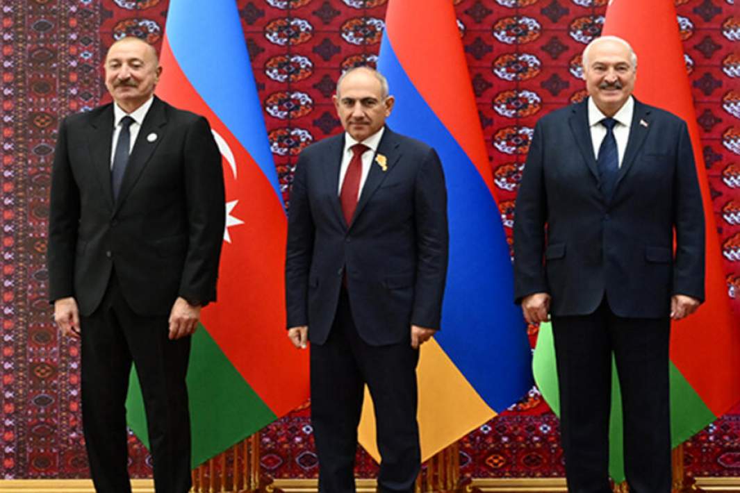 Президент Азербайджана Ильхам Алиев, премьер-министр Армении Никол Пашинян, президент Беларуси Александр Лукашенко