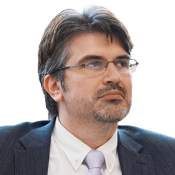 Директор института экономики