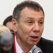 На политическом фронте без перемен