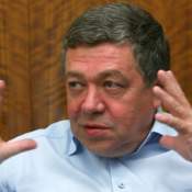 Ни почвенникам, ни западникам Россию не приватизировать