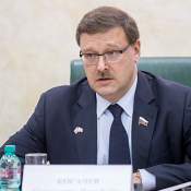 Дональд Трамп в Белом доме: демократ против либералов