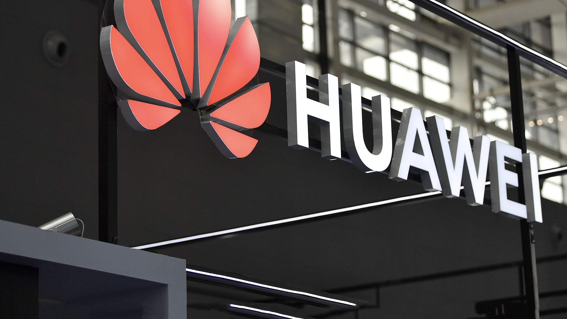 Опасные связи: США продолжают продавливать запрет 5G от Huawei | Статьи |  Известия