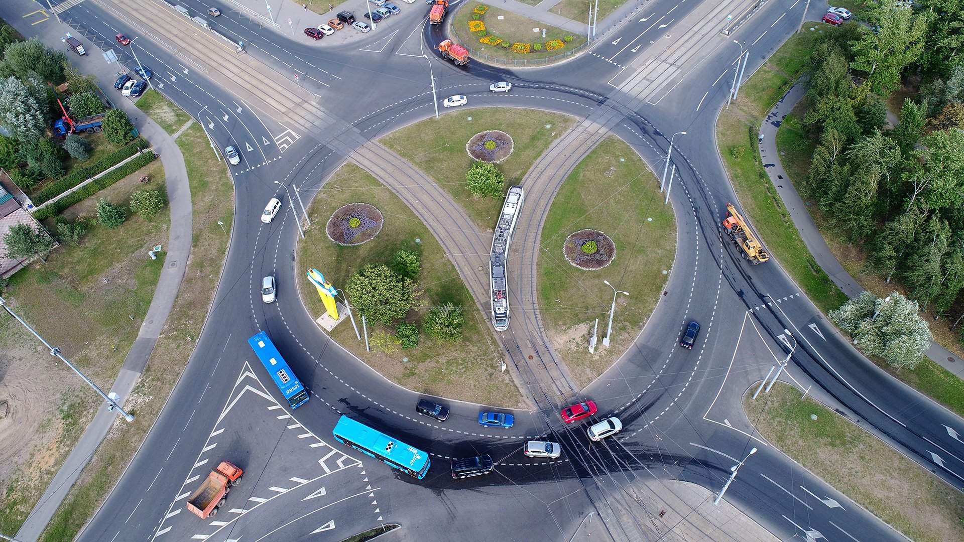 Пересечение c. Турбо кольцевой перекресток. Турбо кольцевой перекресток Чертаново. Турбокольцо перекресток. Круговой перекресток.