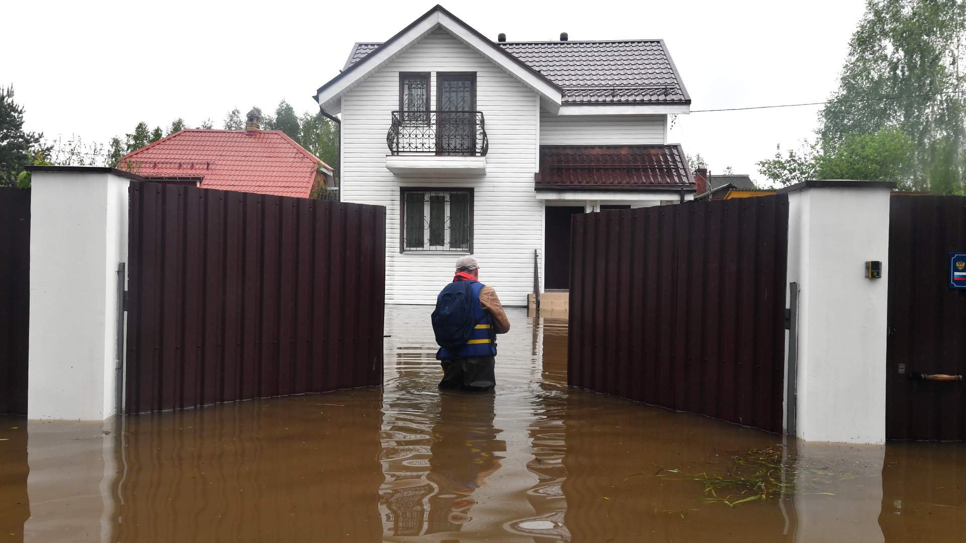 Напор воды: почему это лето щедро на дожди | Статьи | Известия