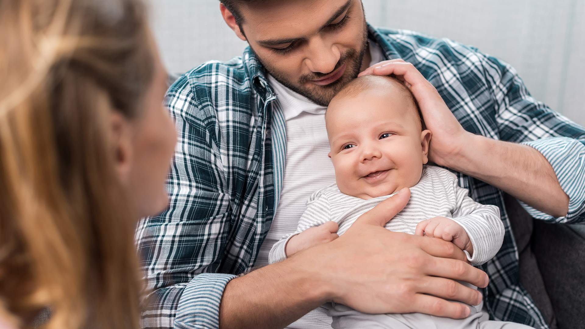 Фото будущего ребенка по фото родителей. Отцовский капитал. Развод стресс для ребенка. Картинки нового отца. Дети так похожи на отцов.