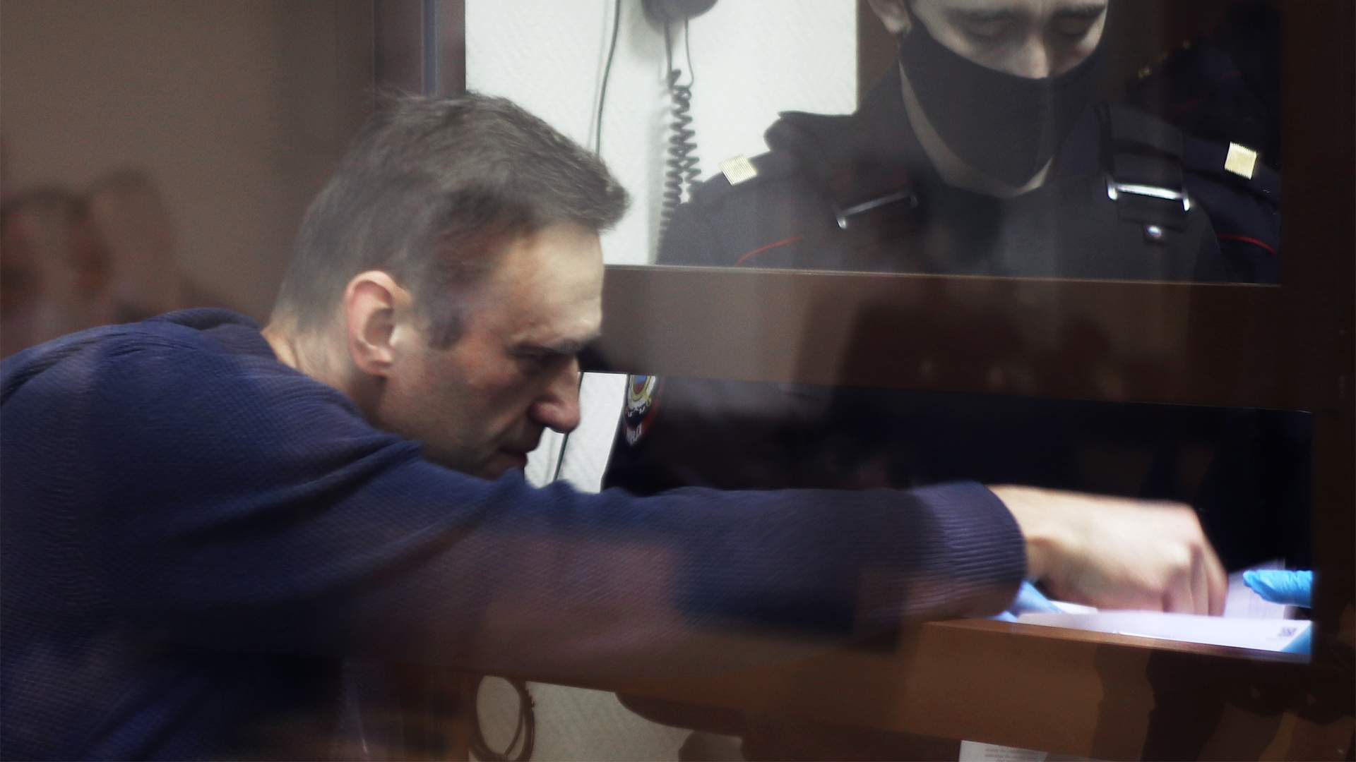 Тело навального выдали матери или нет. Навальный в суде 2021. Навальный в зале суда.