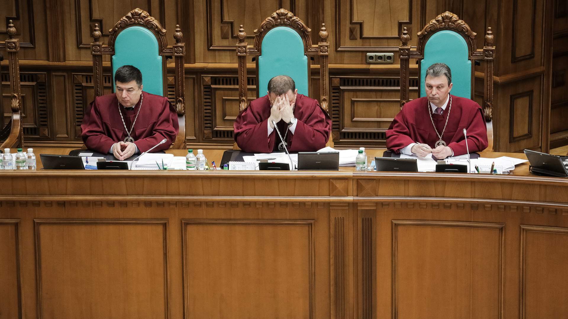 Призрак бунта: почему Верховный суд Украины выступил против Зеленского |  Статьи | Известия