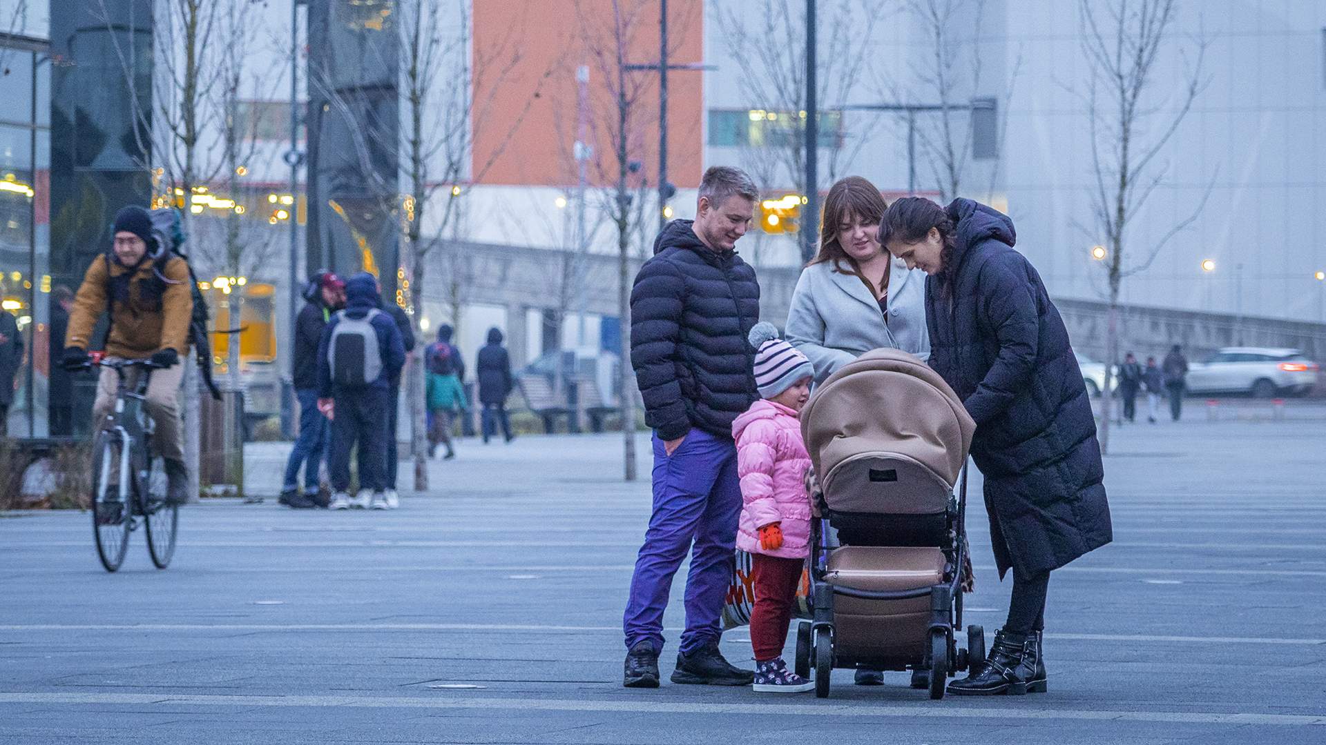 Все в ЗАГС: банкам хотят дать доступ к данным о супругах и детях заемщиков  | Статьи | Известия