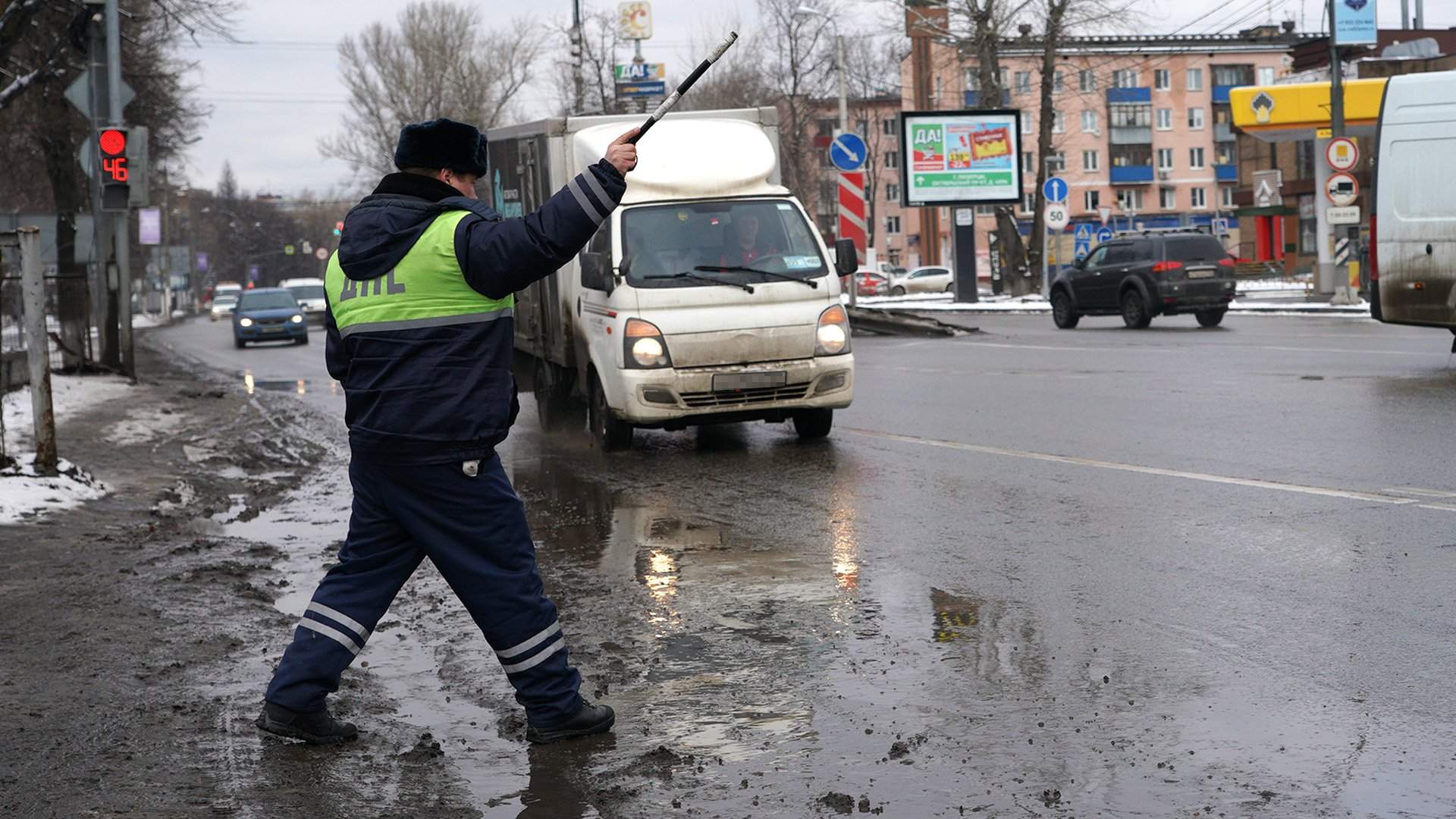 Стоять, бояться: как ловят должников на дорогах | Статьи | Известия