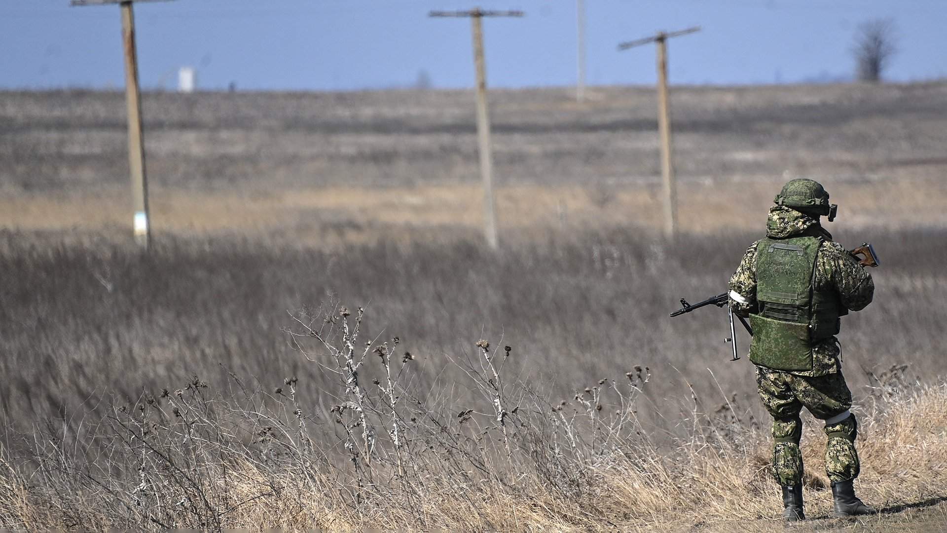 Пока воин в поле: как жулики наживаются на родственниках военных | Статьи |  Известия