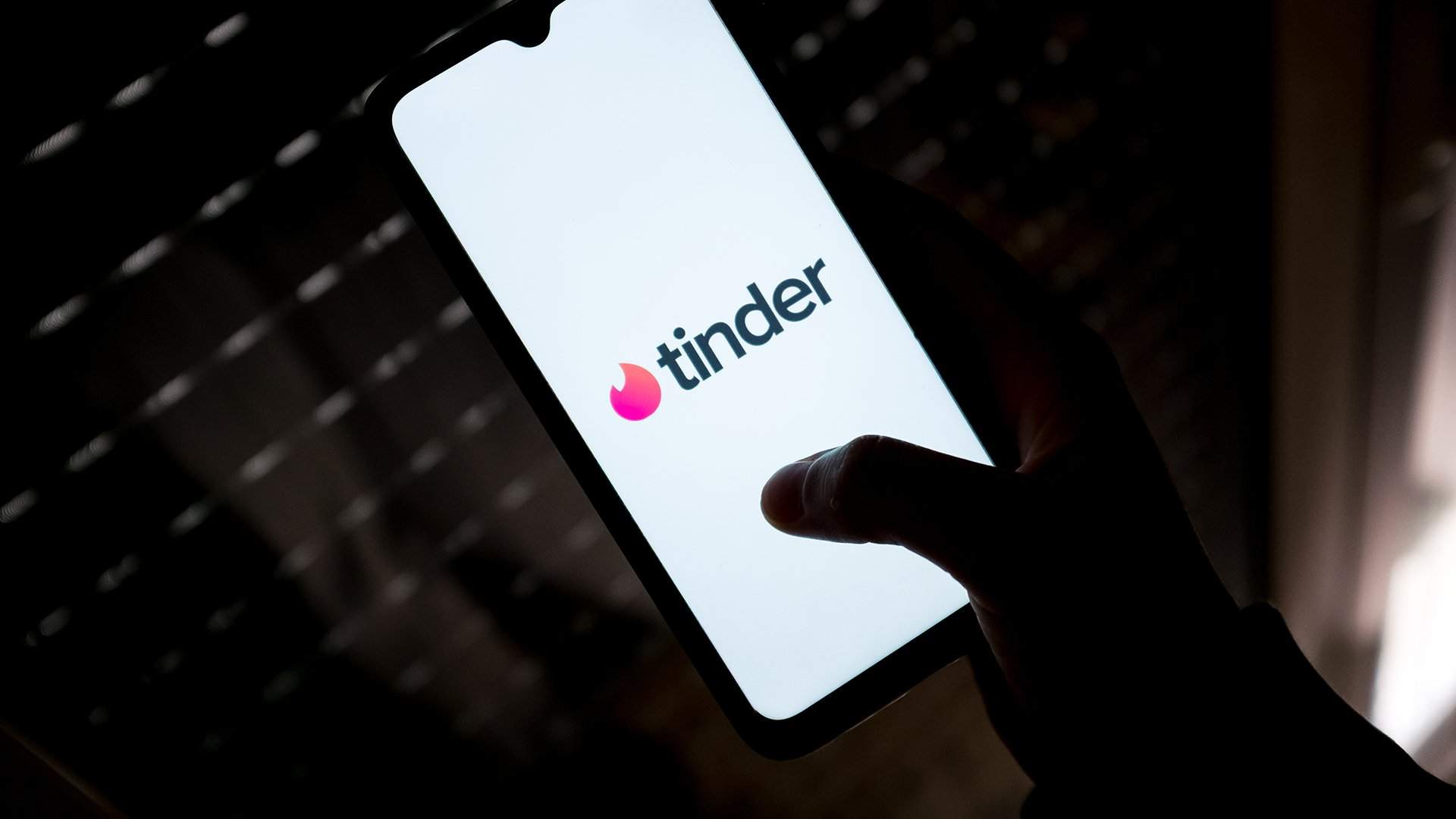 Лайк платежом красен: как спекулянты наживаются на пользователях Tinder |  Статьи | Известия