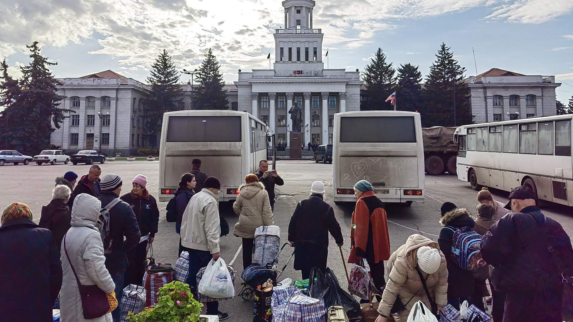 Выезжаем, но одной ногой остаемся дома» | Статьи | Известия