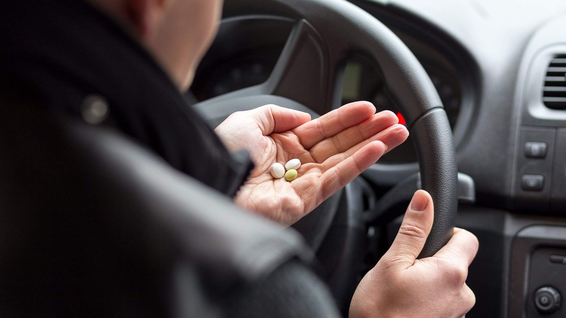 Микстуру можно: водителям разрешат принимать лекарства | Статьи | Известия