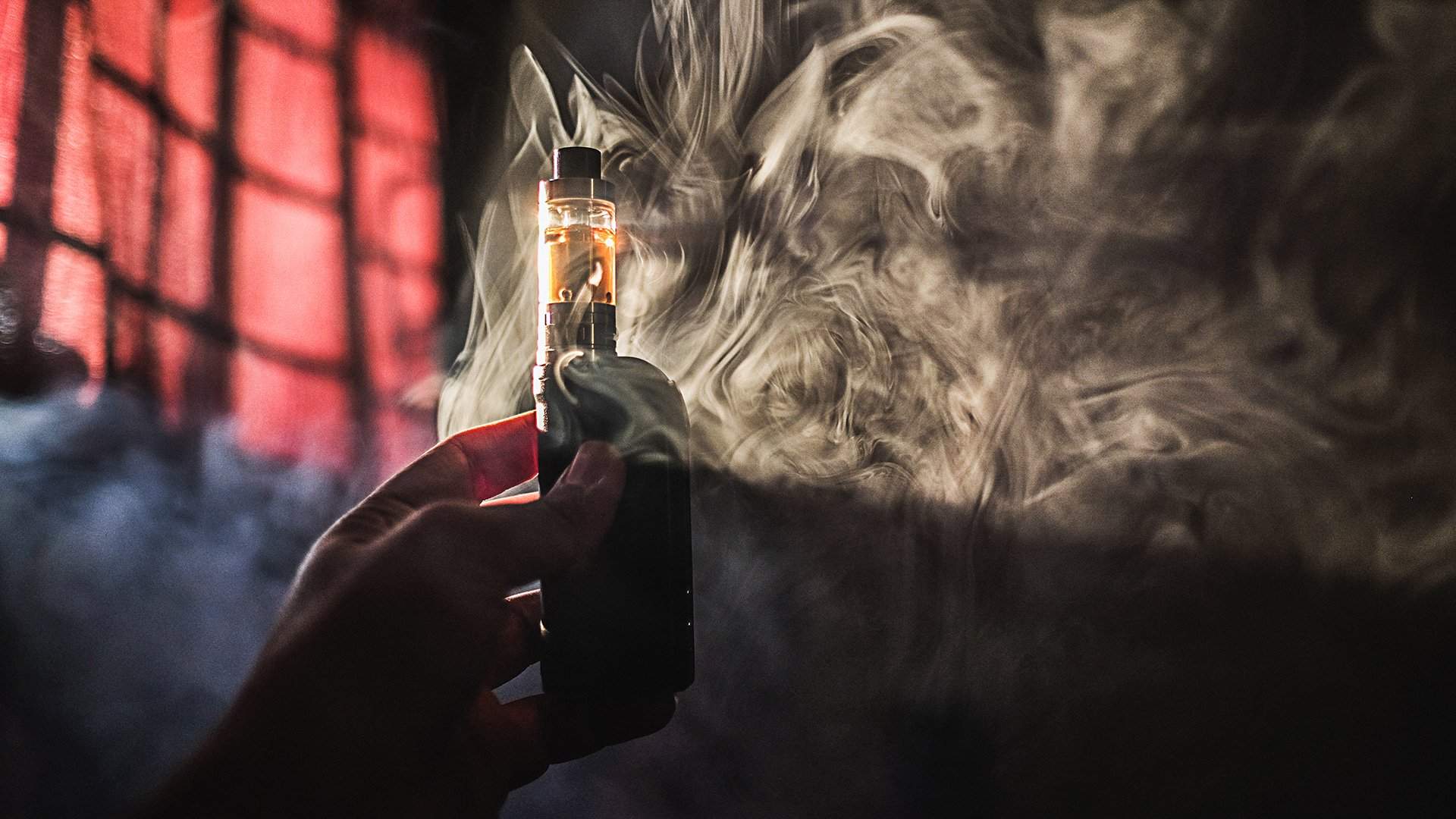 Дымовой повеса: как подростки становятся жертвами вейпов | Статьи | Известия