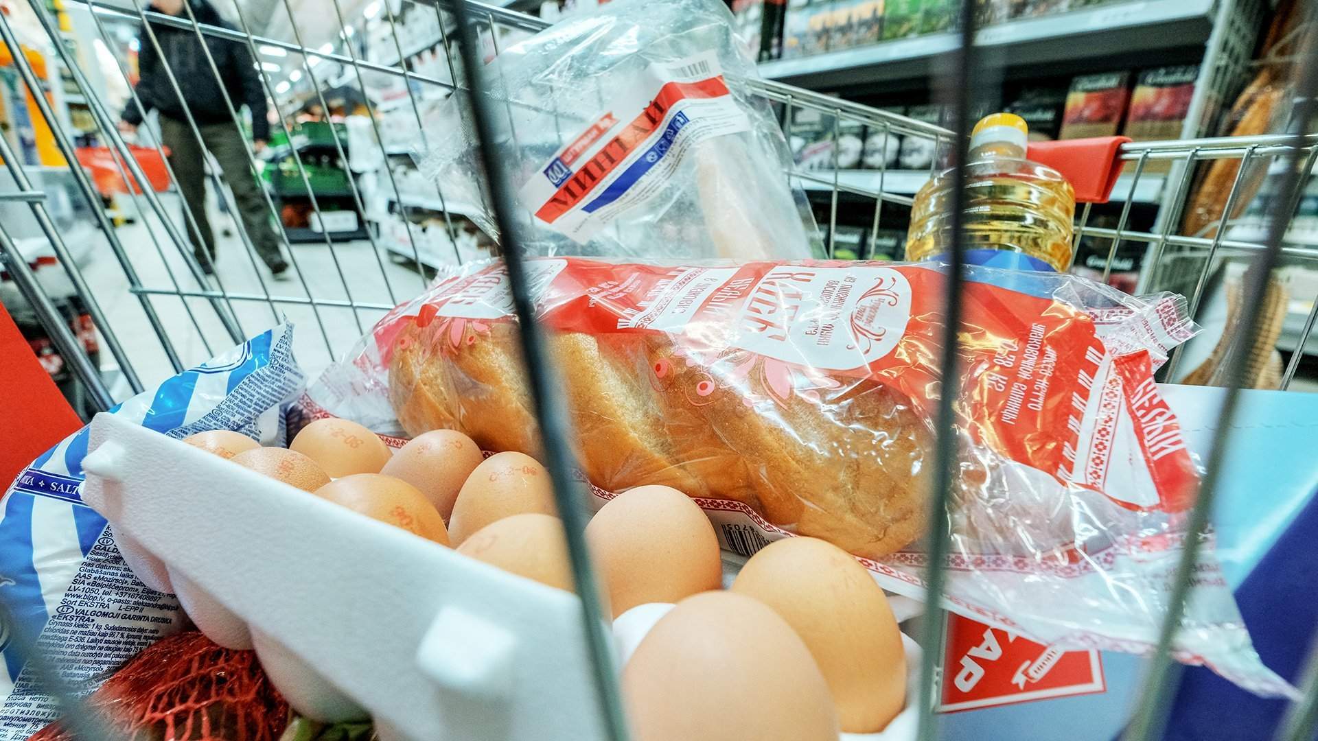 Сбавили оборот: в России снизились продажи продуктов питания | Статьи |  Известия