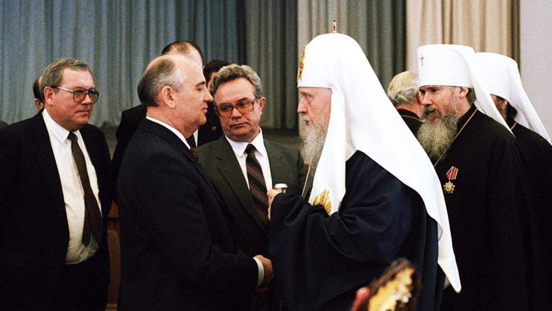 Зачем Горбачев встречался с патриархом
