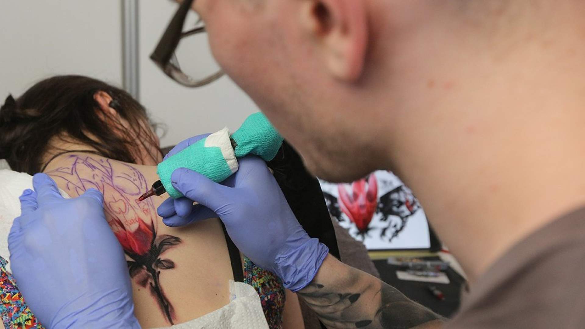 Можно ли подростку сделать татуировку