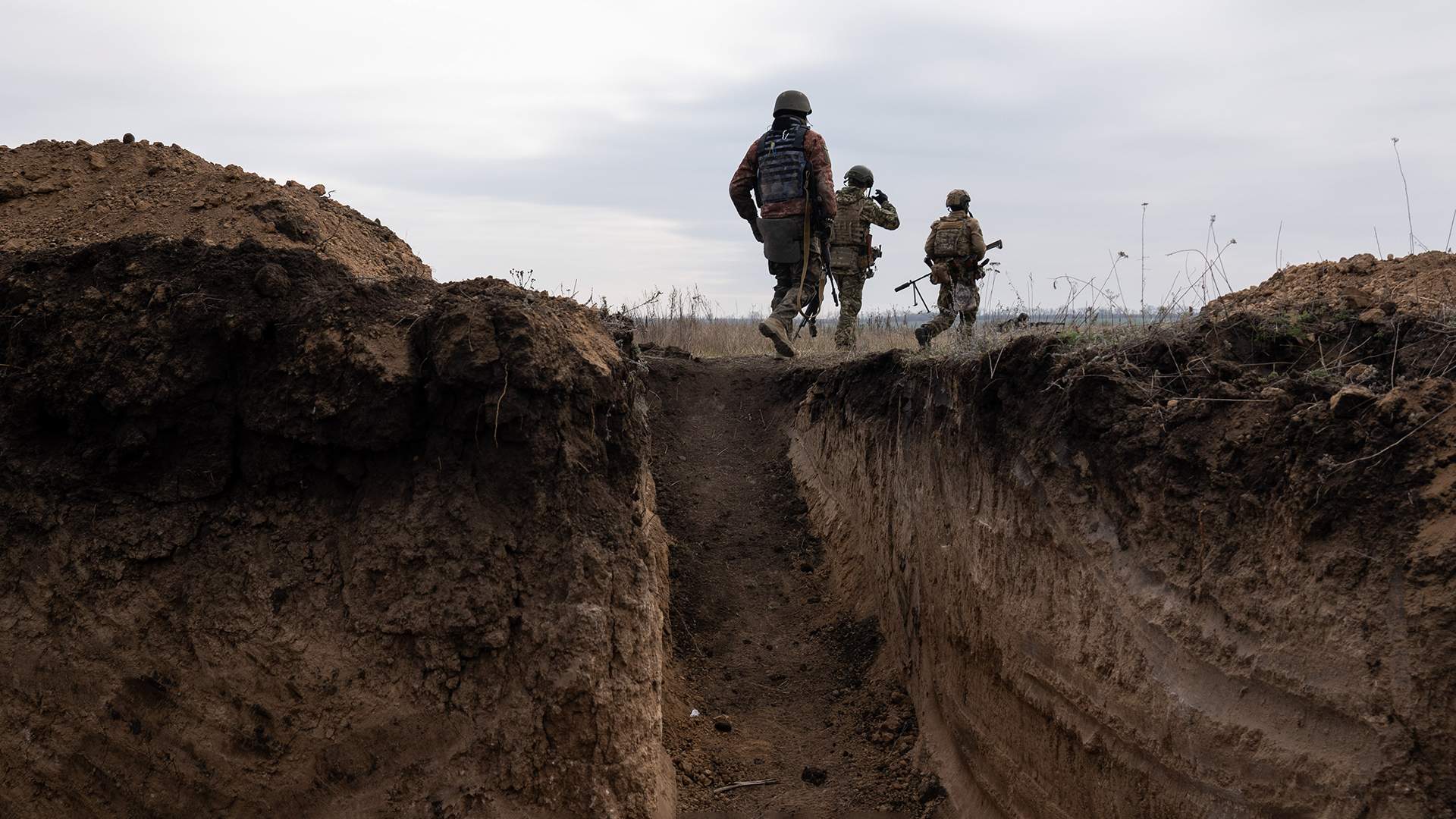 Всу бежит. Окопы в Запорожской области. Российский солдат. ВСУ В Соледаре 2022. Линия Вагнера оборона.