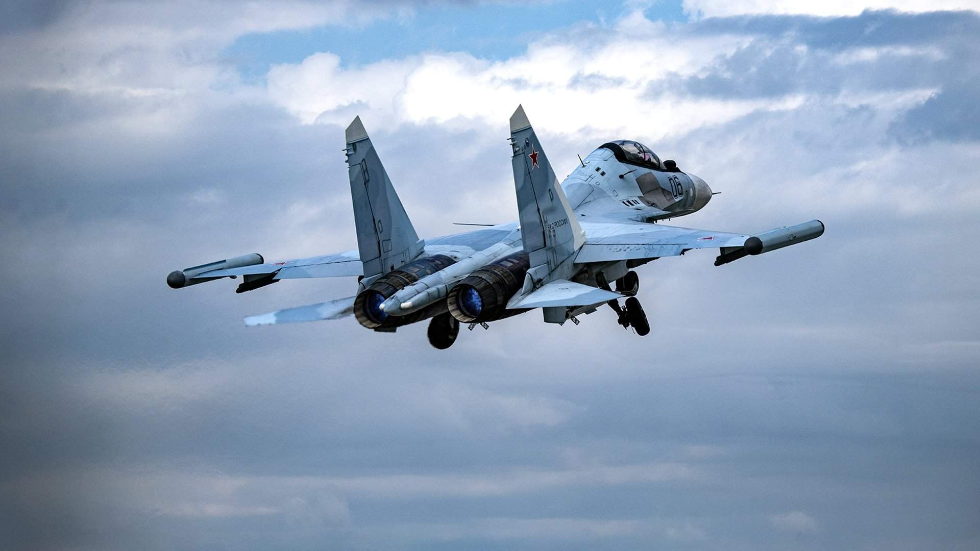 Истребитель Су-35
