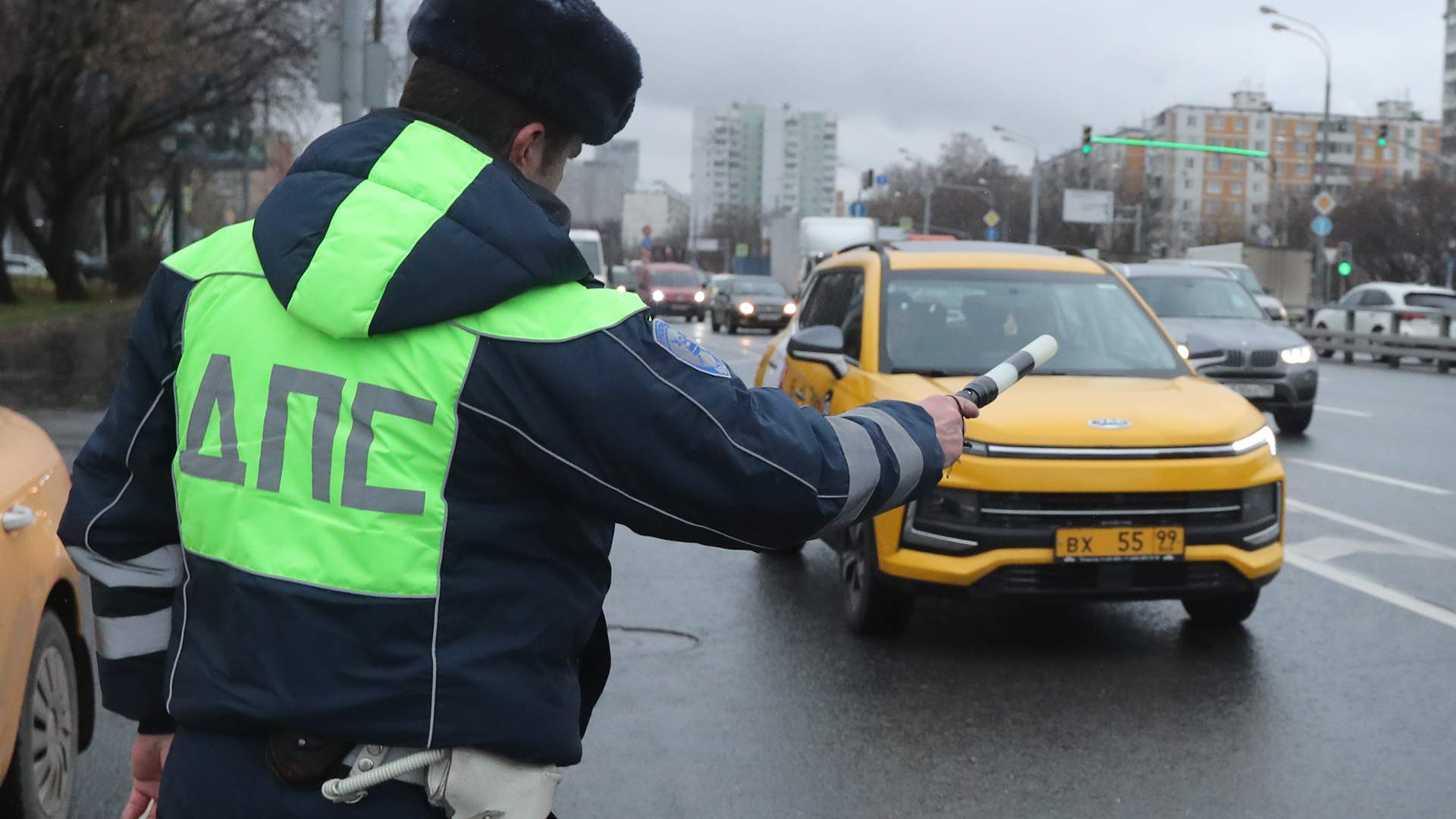 Как Госавтоинспекция ловит таксистов, нарушающих ПДД