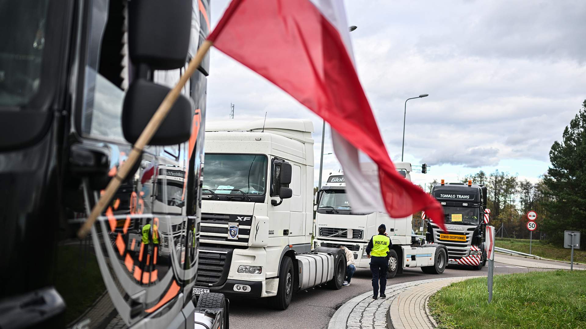 Стоп, машины: Польша расширяет транспортную блокаду Украины | Статьи |  Известия